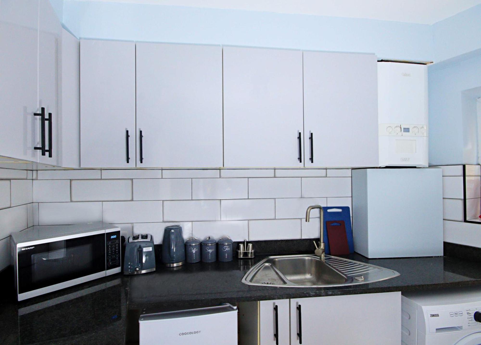 Rayan Heights Cosy 1 Bedroom Flat Sleeps 2 Perfect For Contractors Tourists Families - Free Parking Apartamento